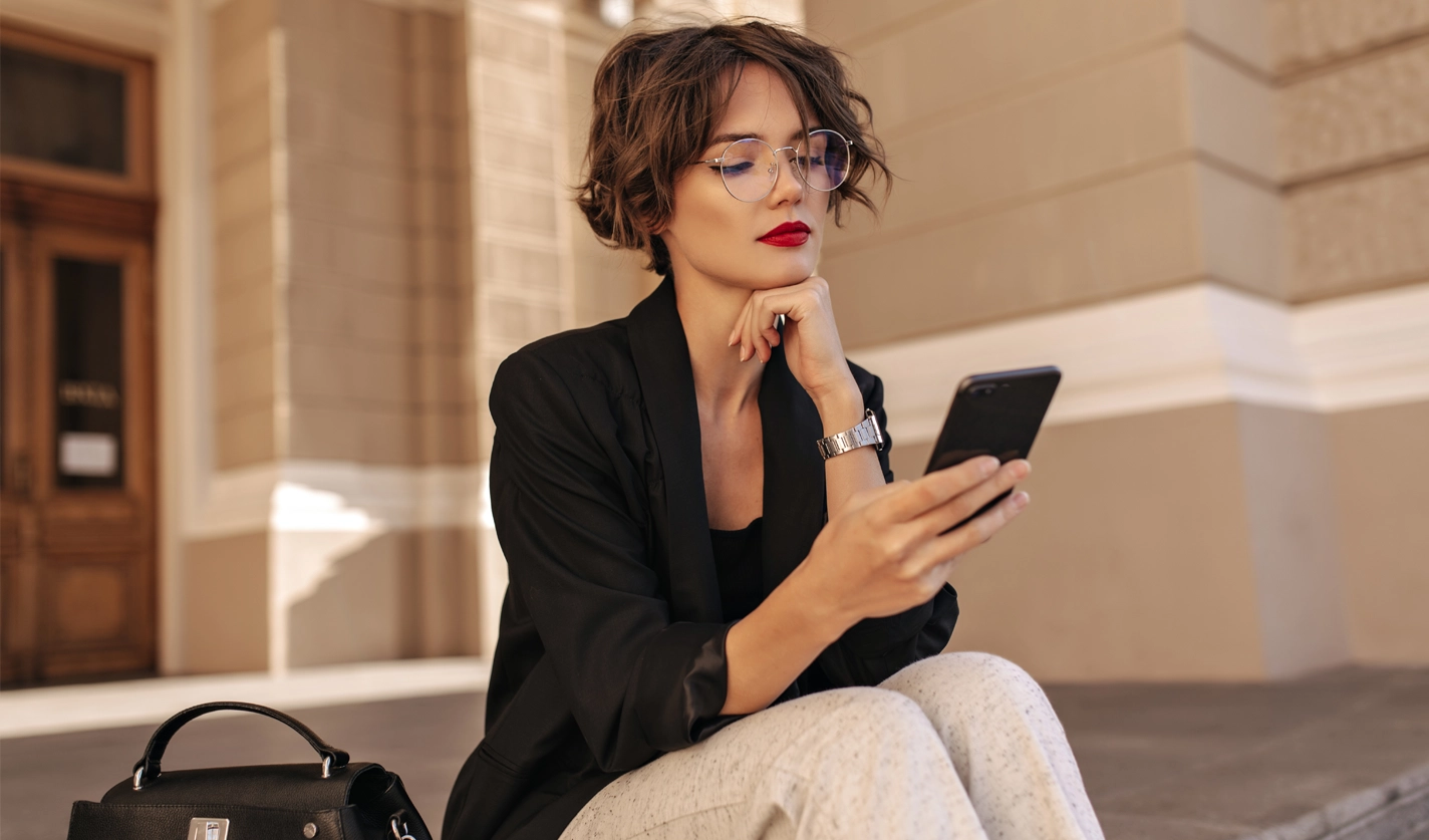 Optiswiss  - Brillengläser - BIOMETRICS - Brillenfassungen - Augenoptiker - Optiker - Optiker Schweiz - Brillen - Gleitsichtbrillen - Herrenbrillen - Damenbrillen - Kinderbrillen - Lesebrillen - Blaufilter-Brillen - Lunettes - Montures de lunettes - Opticiens - Opticiens Suisse - Verres progressifs - Lunettes hommes - Lunettes femmes - Lunettes enfants - Lunettes de lecture - Verres à filtre bleu - Occhiali - Montature per occhiali - Ottici - Ottici Svizzera - Occhiali - Occhiali varifocali - Occhiali da uomo - Occhiali da donna - Occhiali per bambini - Occhiali da lettura - Occhiali con filtro blu - Glasses - Glasses frames - Opticians - Opticians Switzerland - Varifocal glasses - Men's glasses - Women's glasses - Children's glasses - Reading glasses - blue filter glasses