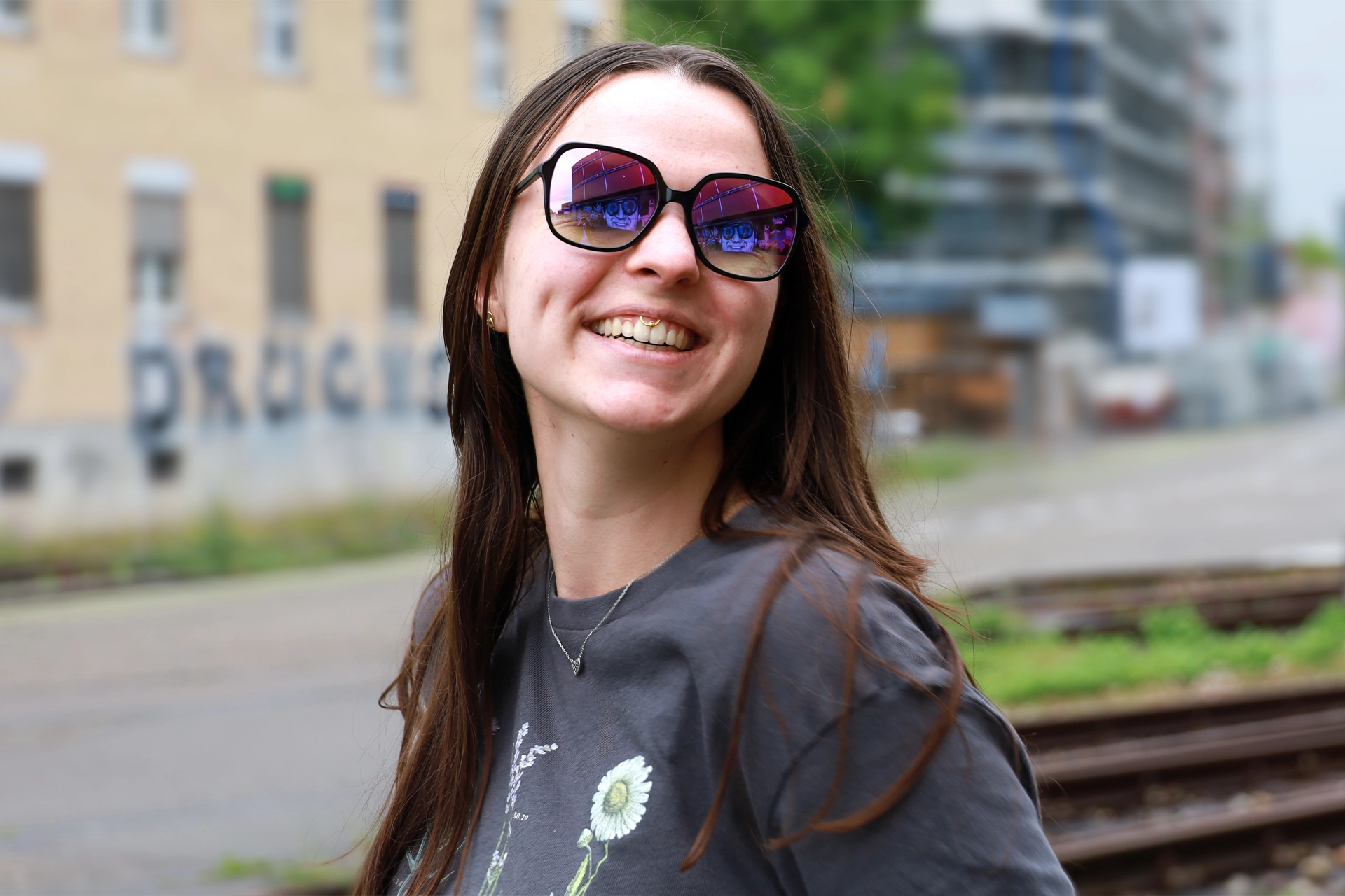 Optiswiss  - Brillengläser - BIOMETRICS - Brillenfassungen - Augenoptiker - Optiker - Optiker Schweiz - Brillen - Gleitsichtbrillen - Herrenbrillen - Damenbrillen - Kinderbrillen - Lesebrillen - Blaufilter-Brillen - Lunettes - Montures de lunettes - Opticiens - Opticiens Suisse - Verres progressifs - Lunettes hommes - Lunettes femmes - Lunettes enfants - Lunettes de lecture - Verres à filtre bleu - Occhiali - Montature per occhiali - Ottici - Ottici Svizzera - Occhiali - Occhiali varifocali - Occhiali da uomo - Occhiali da donna - Occhiali per bambini - Occhiali da lettura - Occhiali con filtro blu - Glasses - Glasses frames - Opticians - Opticians Switzerland - Varifocal glasses - Men's glasses - Women's glasses - Children's glasses - Reading glasses - blue filter glasses