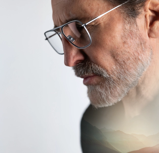 Optiswiss  - Brillengläser - BIOMETRICS - Brillenfassungen - Augenoptiker - Optiker - Optiker Schweiz - Brillen - Gleitsichtbrillen - Herrenbrillen - Damenbrillen - Kinderbrillen - Lesebrillen - Blaufilter-Brillen - Lunettes - Montures de lunettes - Opticiens - Opticiens Suisse - Verres progressifs - Lunettes hommes - Lunettes femmes - Lunettes enfants - Lunettes de lecture - Verres à filtre bleu - Occhiali - Montature per occhiali - Ottici - Ottici Svizzera - Occhiali - Occhiali varifocali - Occhiali da uomo - Occhiali da donna - Occhiali per bambini - Occhiali da lettura - Occhiali con filtro blu - Glasses - Glasses frames - Opticians - Opticians Switzerland - Varifocal glasses - Men's glasses - Women's glasses - Children's glasses - Reading glasses - blue filter glasses - Brilleglas - BIOMETRICS - brillestel - optikere - optikere - optikere Schweiz - briller - varifokale briller - herrebriller - damebriller - børnebriller - læsebriller - blå filterbriller -Brillenglazen - BIOMETRIE - brilmonturen - opticiens - opticiens - opticiens Zwitserland - brillen - varifocale brillen - herenbrillen - damesbrillen - kinderbrillen - leesbrillen - blauwfilterbrillen